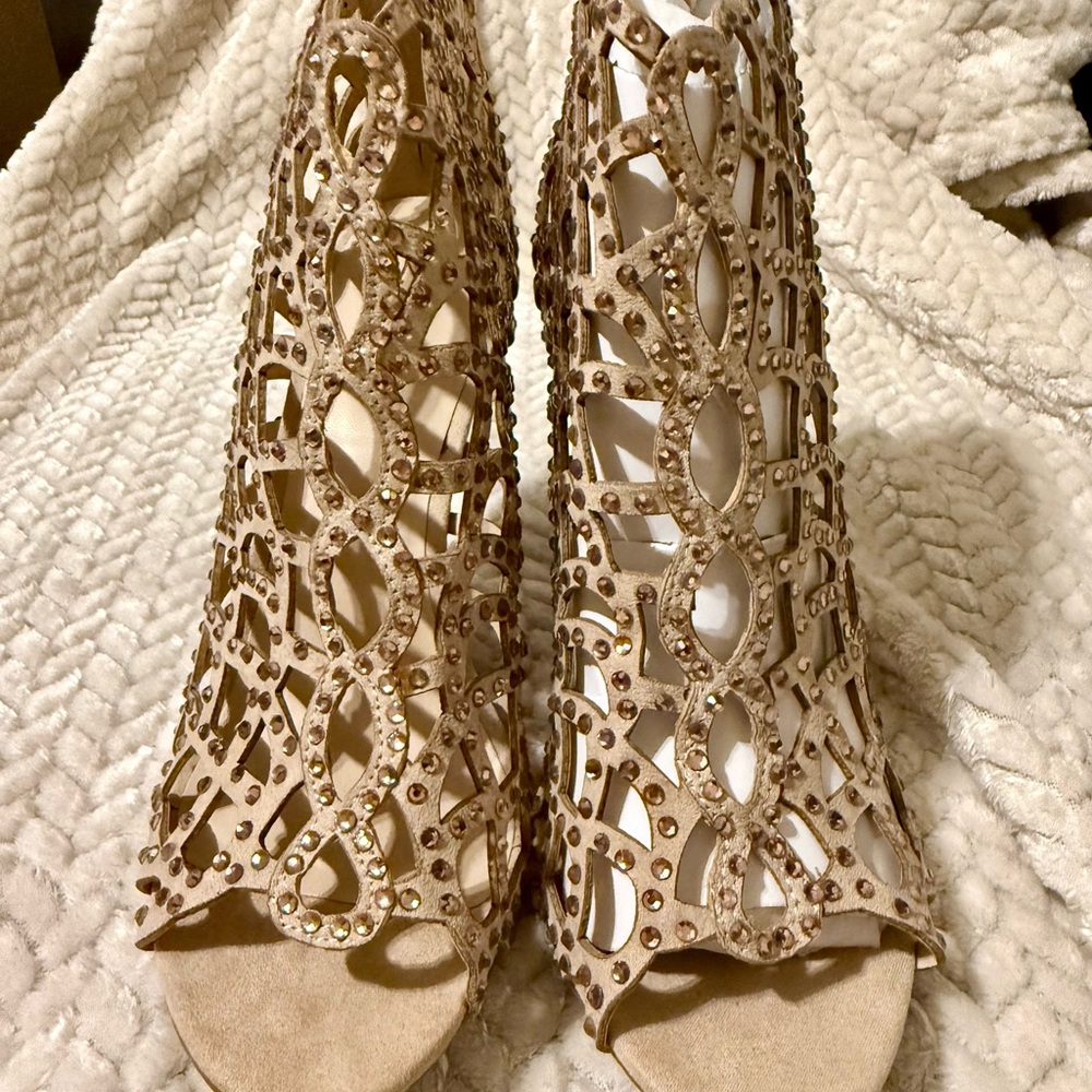 Zigi Soho Tan Cutout Heels
